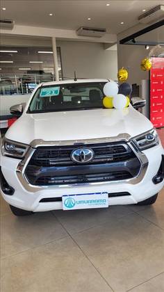 TOYOTA HILUX 2.8 D-4D TURBO DIESEL CD SRX 4X4 AUTOMÁTICO
